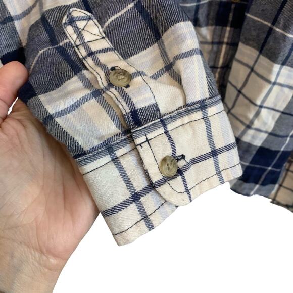 American Eagle Blue and Cream Plaid Long Sleeve Button Down Shirt - Picture 4 of 7